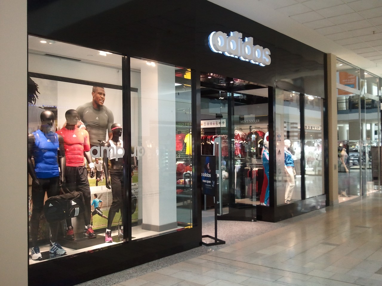 Adidas Store Now Open in Staten Island 