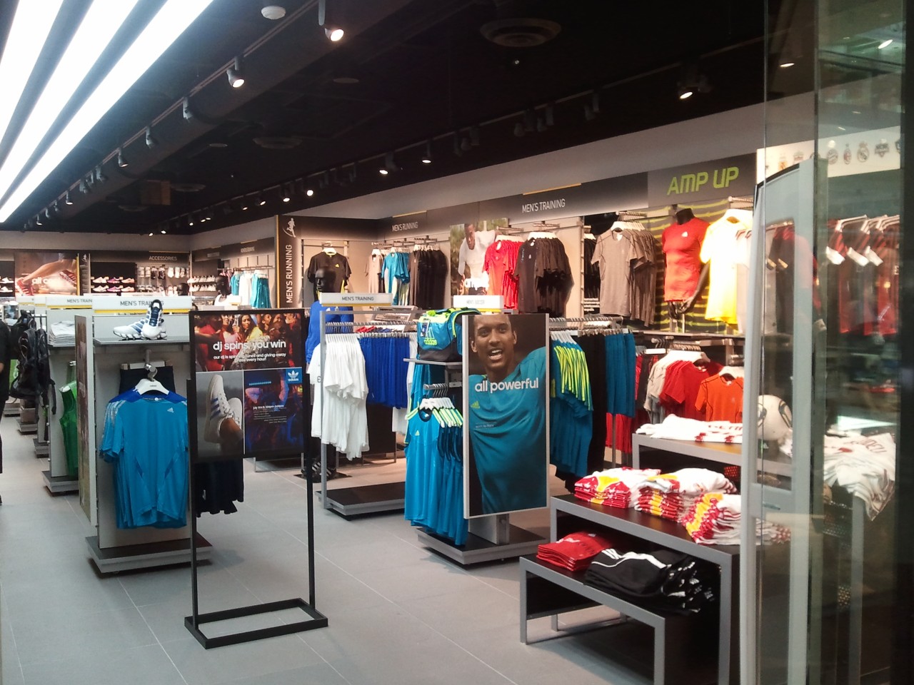 Adidas Store Now Open in Staten Island 